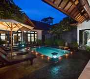 Swimming Pool 2 Villa Teman