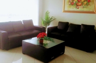 Lobi Apartemen Green Lake View By Hexa Room