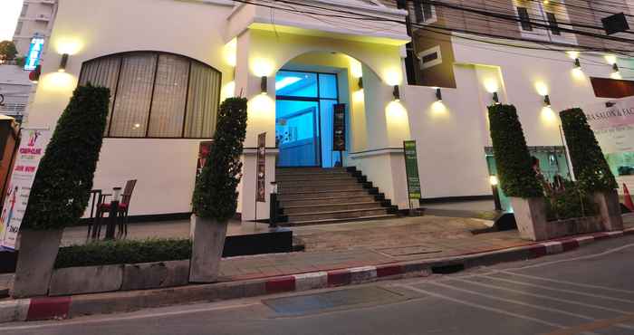 ภายนอกอาคาร Hotel Nida Sukhumvit Phrompong 