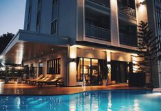 Swimming Pool 3 Golden Foyer Suvarnabhumi Airport Hotel