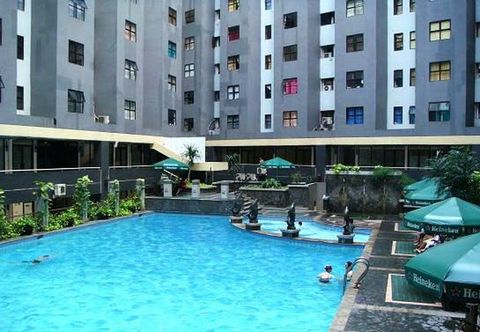 Swimming Pool Apartment Laguna by Alvin