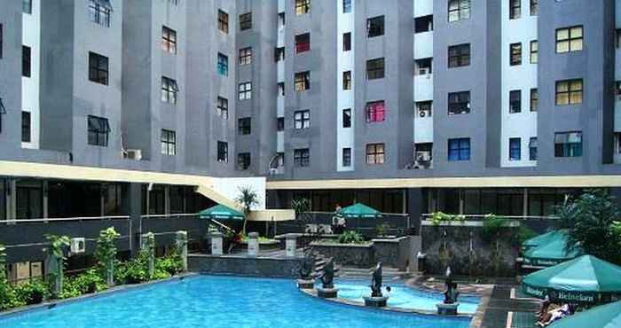 Swimming Pool Apartment Laguna by Alvin