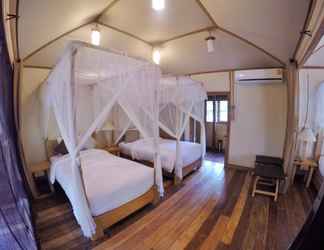 Kamar Tidur 2 The River Flows Camp