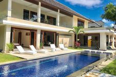 Swimming Pool Pentagon Villa Bali