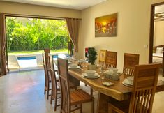 Bar, Cafe and Lounge 6 Pentagon Villa Bali