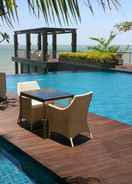 SWIMMING_POOL The Malibu Suites Balikpapan by Sissae Living