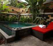 Kolam Renang 7 Natha Ubud Private Pool Villa