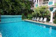 Swimming Pool Royal Guesthouse At Chiang Mai Old City By Hjz