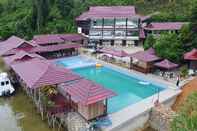 Swimming Pool Danau Poso Resort