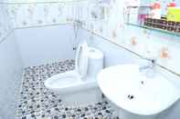 Phòng tắm bên trong Phong Nha - Tien Cozy Homestay