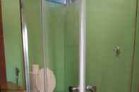 Toilet Kamar Nature-feel Room at Radar Bambu