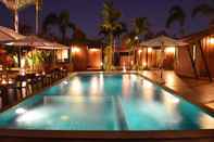 Swimming Pool Lana Hotel