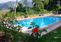 Hồ bơi 4 Beverly Hill Luong Son Resort