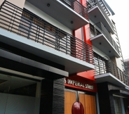 Exterior 4 Isuites Hotel