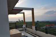 Bangunan Villa EVERGREEN by Anis - Three Bedroom