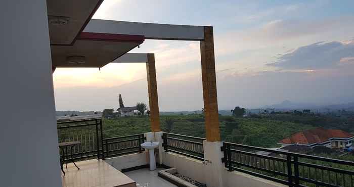 ภายนอกอาคาร Villa EVERGREEN by Anis - Three Bedroom