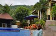 สระว่ายน้ำ 6 Nipah Pool Villas and Restaurant