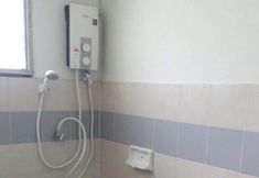 Bilik Mandi dalam Bilik 7 Taweeporn Guest House