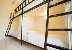 寝室 4 V Canggu Dormitory