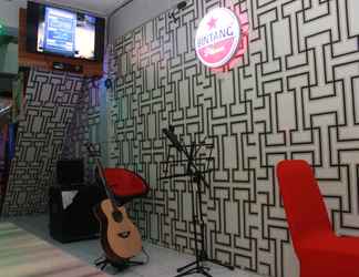 Entertainment Facility 2 Star Hotel Parapat