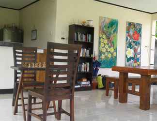 Lobby 2 Indah Homestay Senggigi