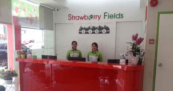 Lobi Hotel Strawberry Fields