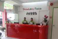 Lobi Hotel Strawberry Fields