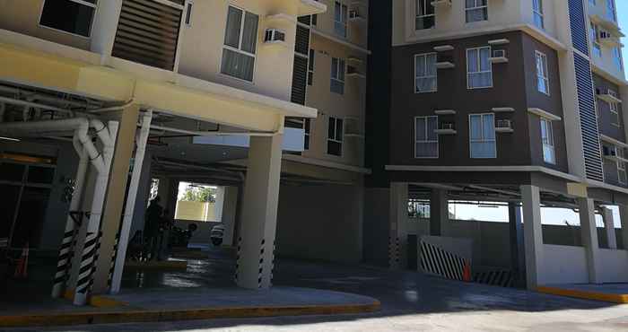 Bangunan Cozy Condo Unit Studio Type near Airport