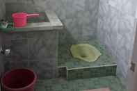 Toilet Kamar Comfort Room at Omahe Toni