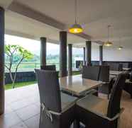 Bar, Kafe, dan Lounge 4 Lembang Views