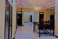 Lobby Hotel Santika Jaya