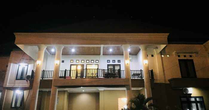 Exterior Hotel Santika Jaya