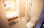 In-room Bathroom 6 Laguna Beach 509a