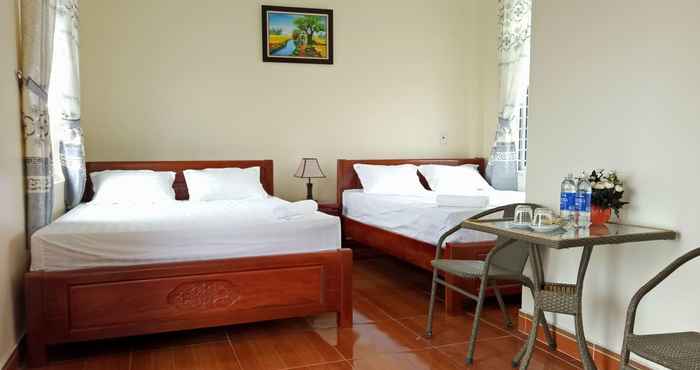 Bedroom Van Long Homestay