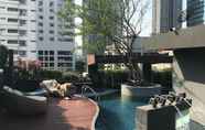 Kolam Renang 5 Luxury Condo Sukhumvit 11-13 Asoke Nana nightlife