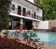 Accommodation Services 5 Transient Place in Bataan (with pool)