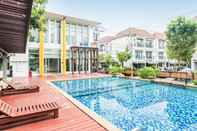 Swimming Pool Baan Klang Muang Sathorn-Taksin 1 By Favstay