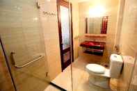 Phòng tắm bên trong Sunflower Hotel & Travel