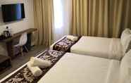 Kamar Tidur 7 LoLex Hotel