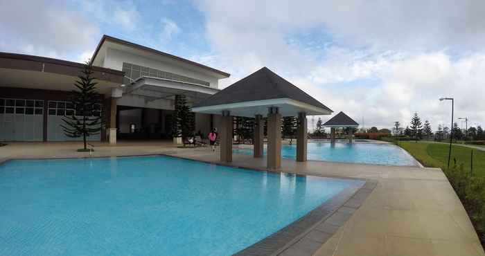 Swimming Pool Wind Residences- Tagaytay (by Jade Rooms)