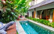 Kolam Renang 2 Villa Royal