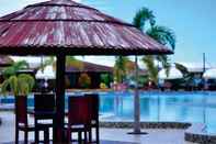 Swimming Pool Tampa Garam Beach Resort