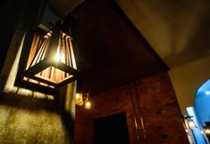 Bên ngoài 5 Huan Amphan