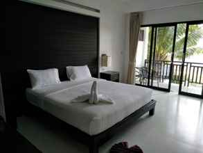 Kamar Tidur 4 Holiday Park Hotel