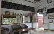 Sảnh chờ 3 Home Stay Sidomukti Bogor