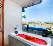 In-room Bathroom 3 The Wina Villa Seminyak