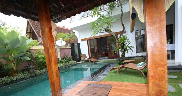 Kolam Renang Villa Esperanza