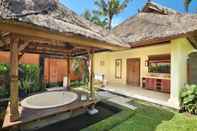 Phòng tắm bên trong Impiana Private Villas Cemagi