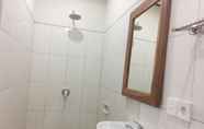 In-room Bathroom 3 Vinandaka Homestay