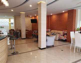 Lobi 2 Happy Hostel Pattaya